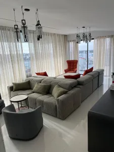 Πολυτελές Ρετιρέ 210 τ.μ. στο Κέντρο της Γλυφάδας